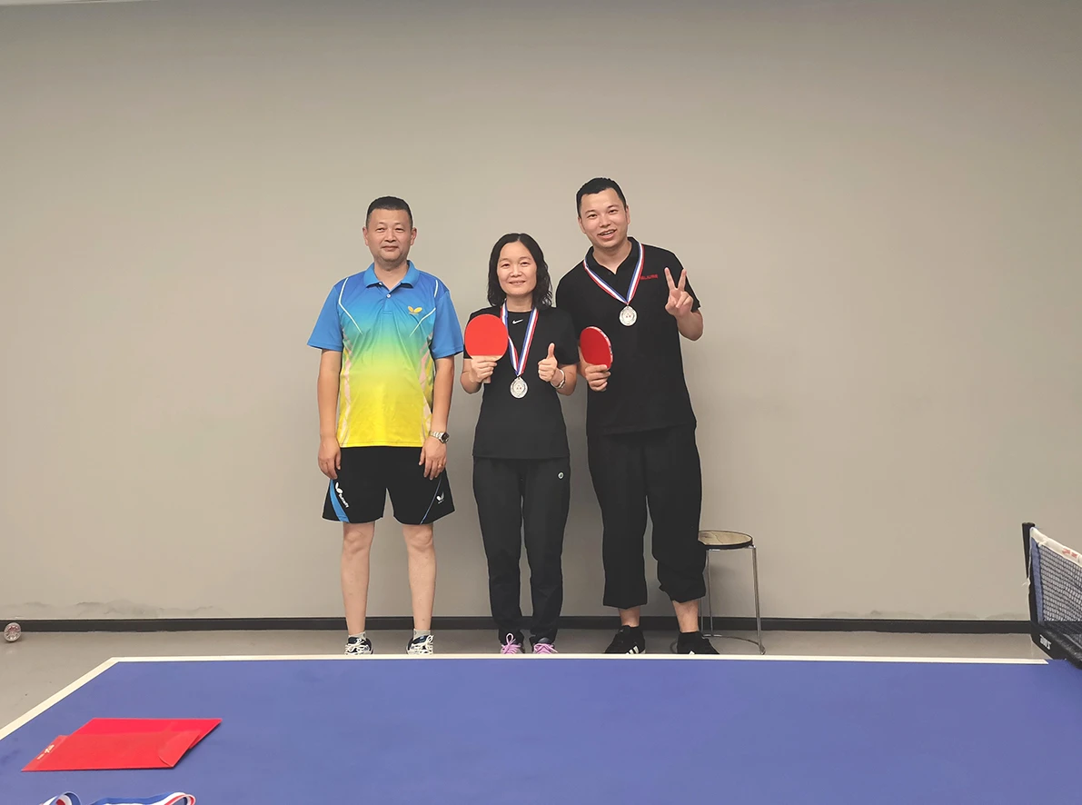 双打亚军 王亚珠 梁斌.webp